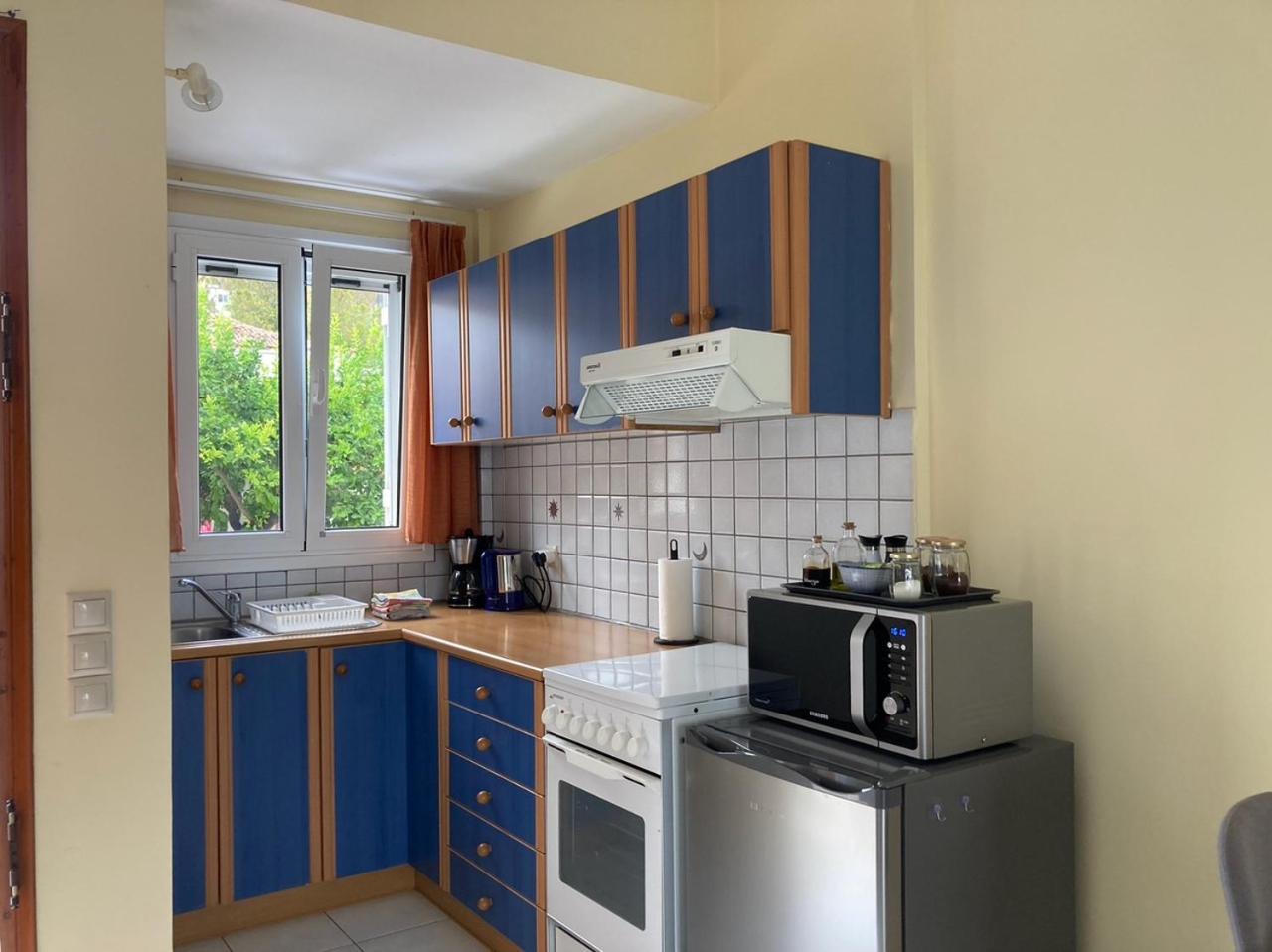 Eviaxl Studios Khronia Экстерьер фото